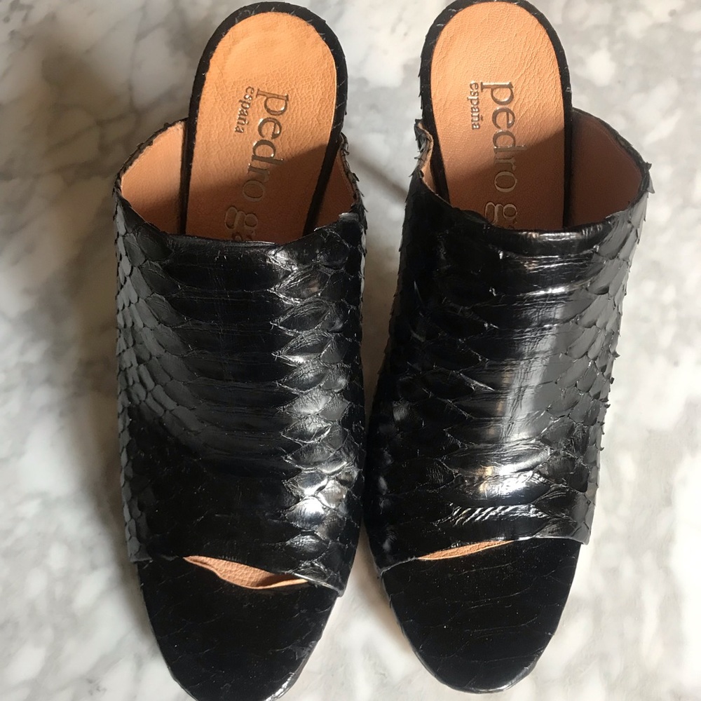 Pedro Garcia Black Python Mule Heels Size 41 - image 3